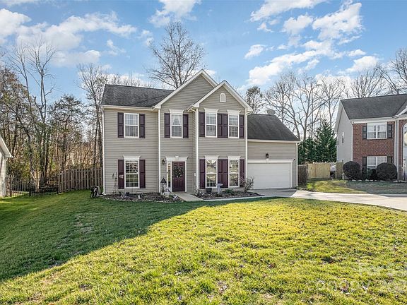 3rd image of 16110 Greybriar Forest Ln