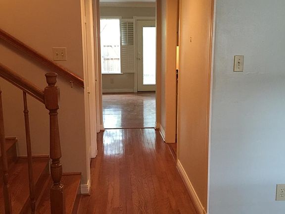 2nd image of 3730 Fairfield Ave Unit E