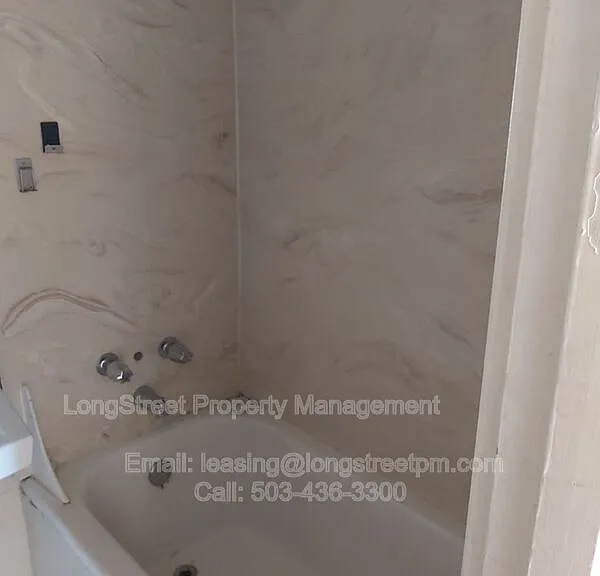 205 NW Kings Blvd #4 — Photo 13