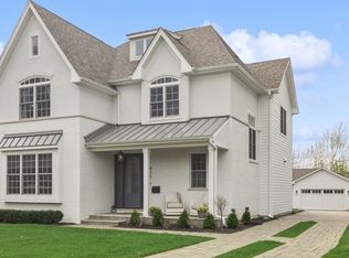 826 S Grove Ave, Barrington, IL