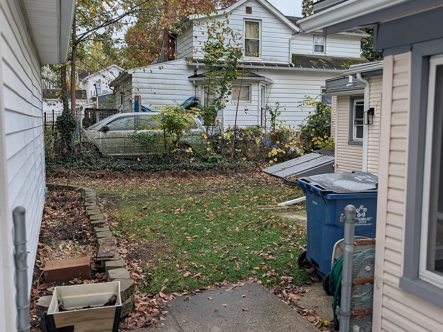 146 W Elm St — Photo 4