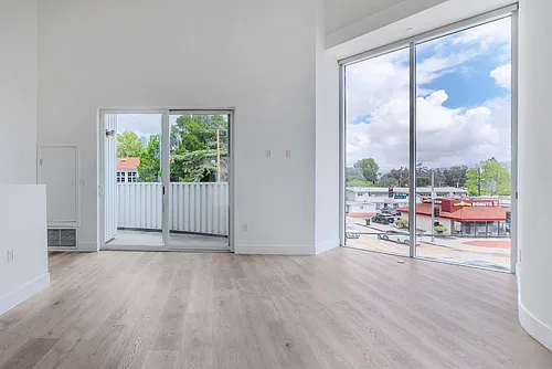 11700 Magnolia Blvd Photo 1