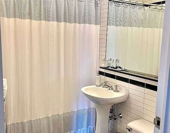 4th image of 360 E 88th St APT 10A