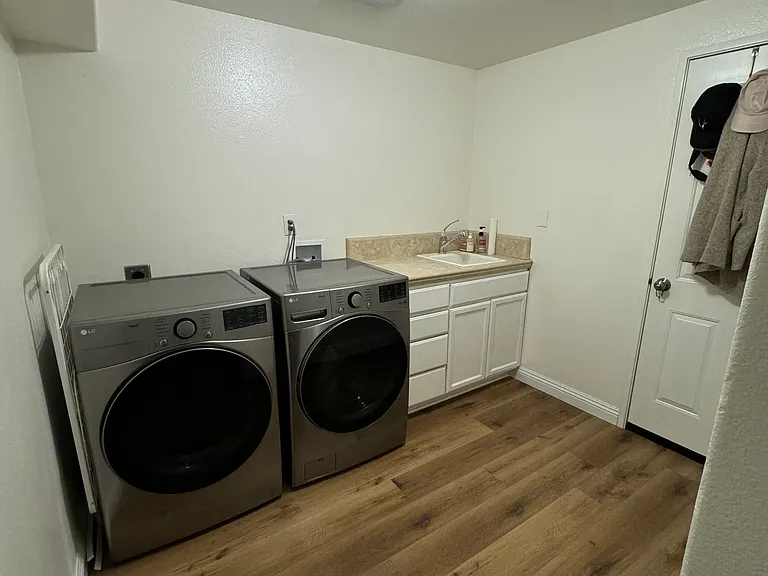 2919 E St #1 — Photo 18