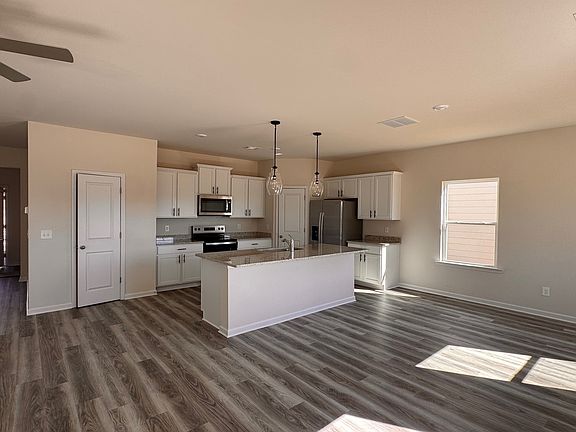 nice gourmet kitchen with Stainless steel appliances and large island