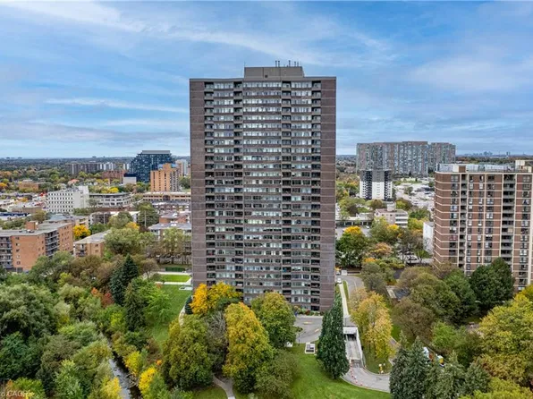 3100 Kirwin Ave Unit Penthouse 04, Mississauga, ON L5A 3S6