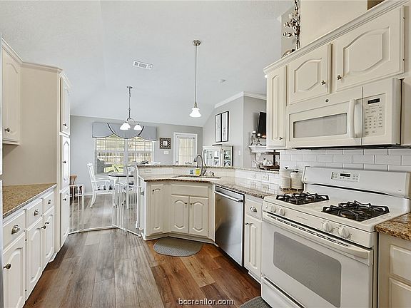 5th image of 4408 Colony Chase Dr