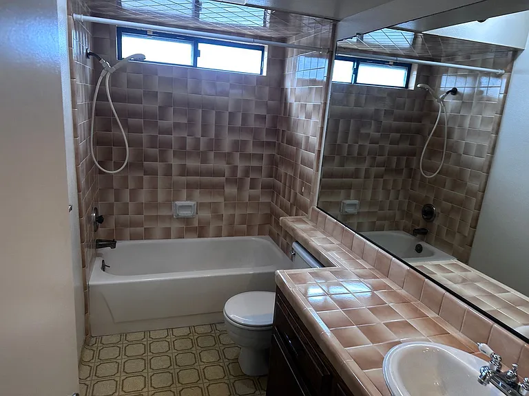 7131 Hanover Cir — Photo 12