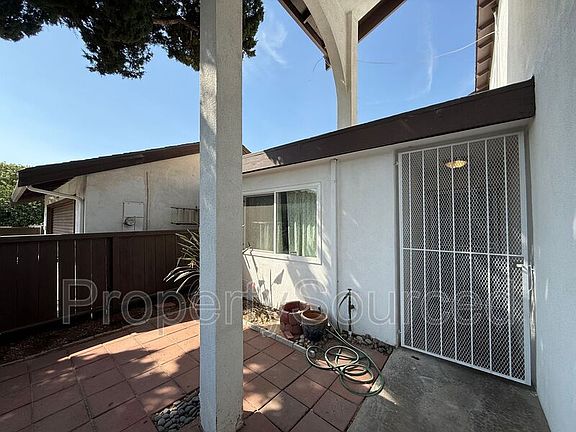 5th image of 317 De Vega Ct