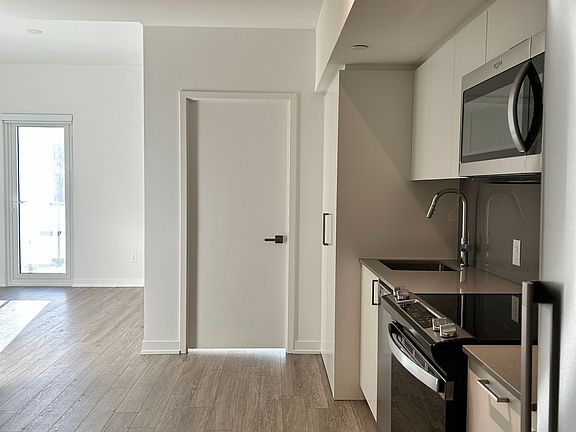 5th image of 500 Wilson Ave #543