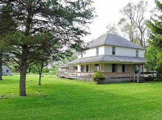 3895 N Chapin Rd, Merrill, MI 48637