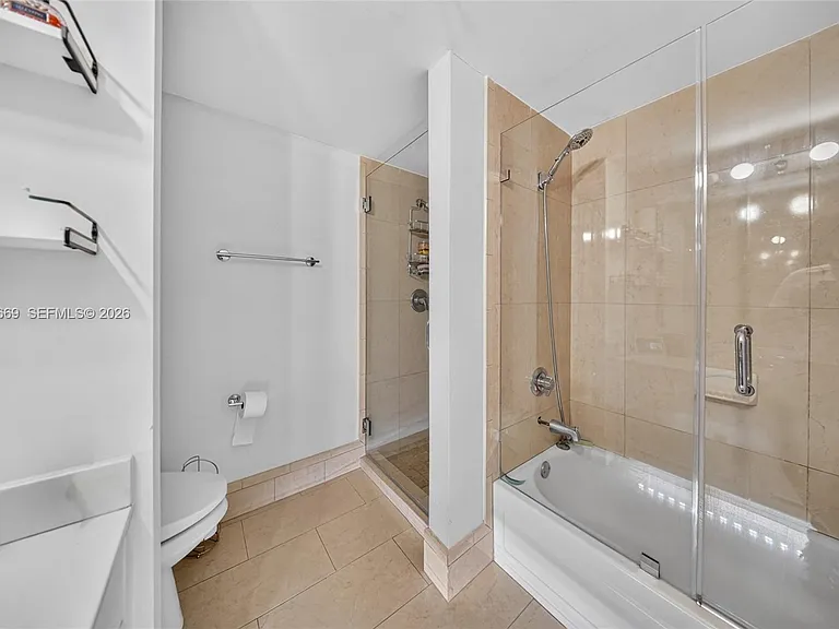 1627 SW 37th Ave #401 — Photo 8