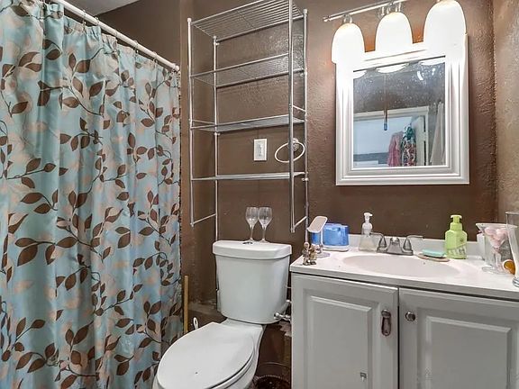 5th image of 29845 Lake View Dr