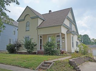 319 E 3rd St, Mount Carmel, IL 62863