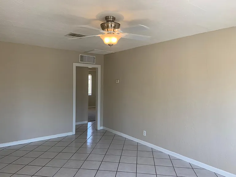 1722 W Osborn Rd — Photo 3