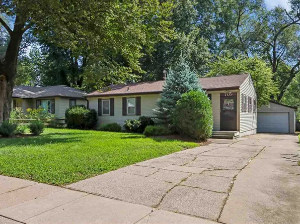 709 5th Avenue Pl, Coralville, IA 52241