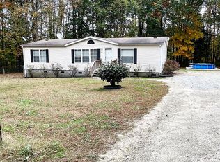 76 Robin Ln, South Hill, VA 23970