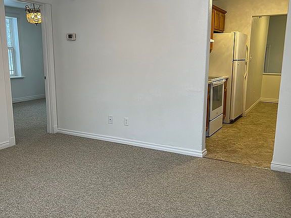 4th image of 912 21st Ave
