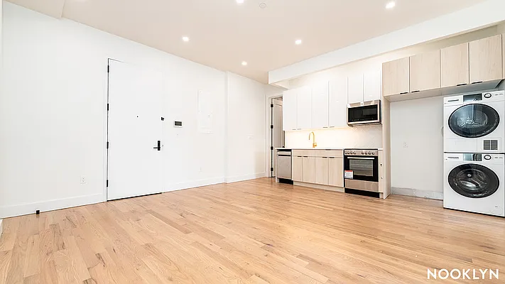 Rented by Nooklyn NYC LLC | media 9
