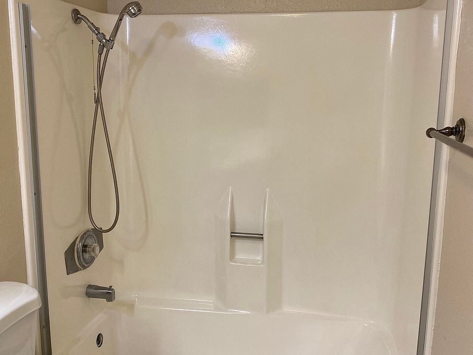 1st image of 1661 Bayview Heights Dr Unit 6