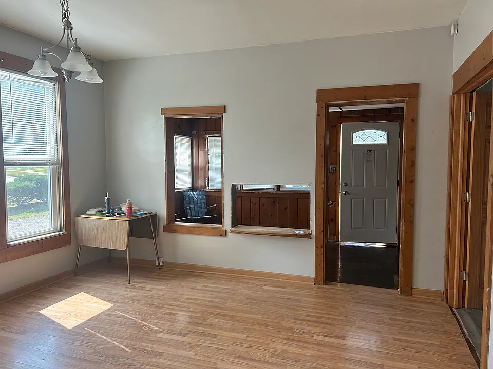904 W Maumee St
