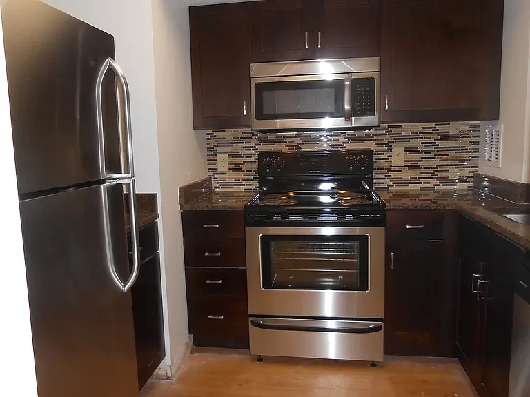 The Greenhouse Apartments — Photo 15