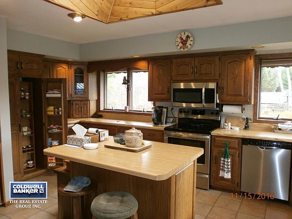 Plenty of oak cabinetry