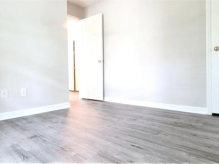 303 Woodstar Dr — Photo 14