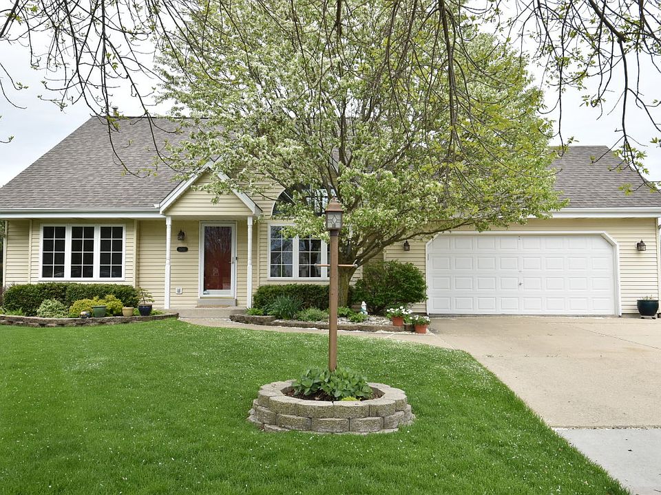 1st image of 8702 W Mallard Ct