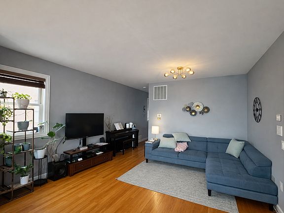 5th image of 4045 N Damen Ave Unit 4