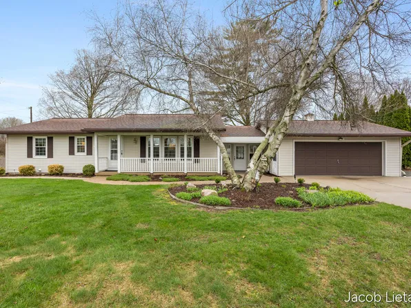 9555 Whittall St NE, Rockford, MI 49341