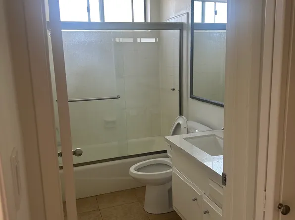 11840 Gorham Ave APT 10, Los Angeles, CA 90049