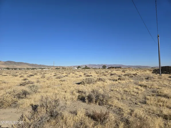 1270 9th St, Silver Springs, NV 89429