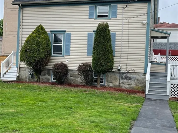 24 Montaup St, Fall River, MA 02724