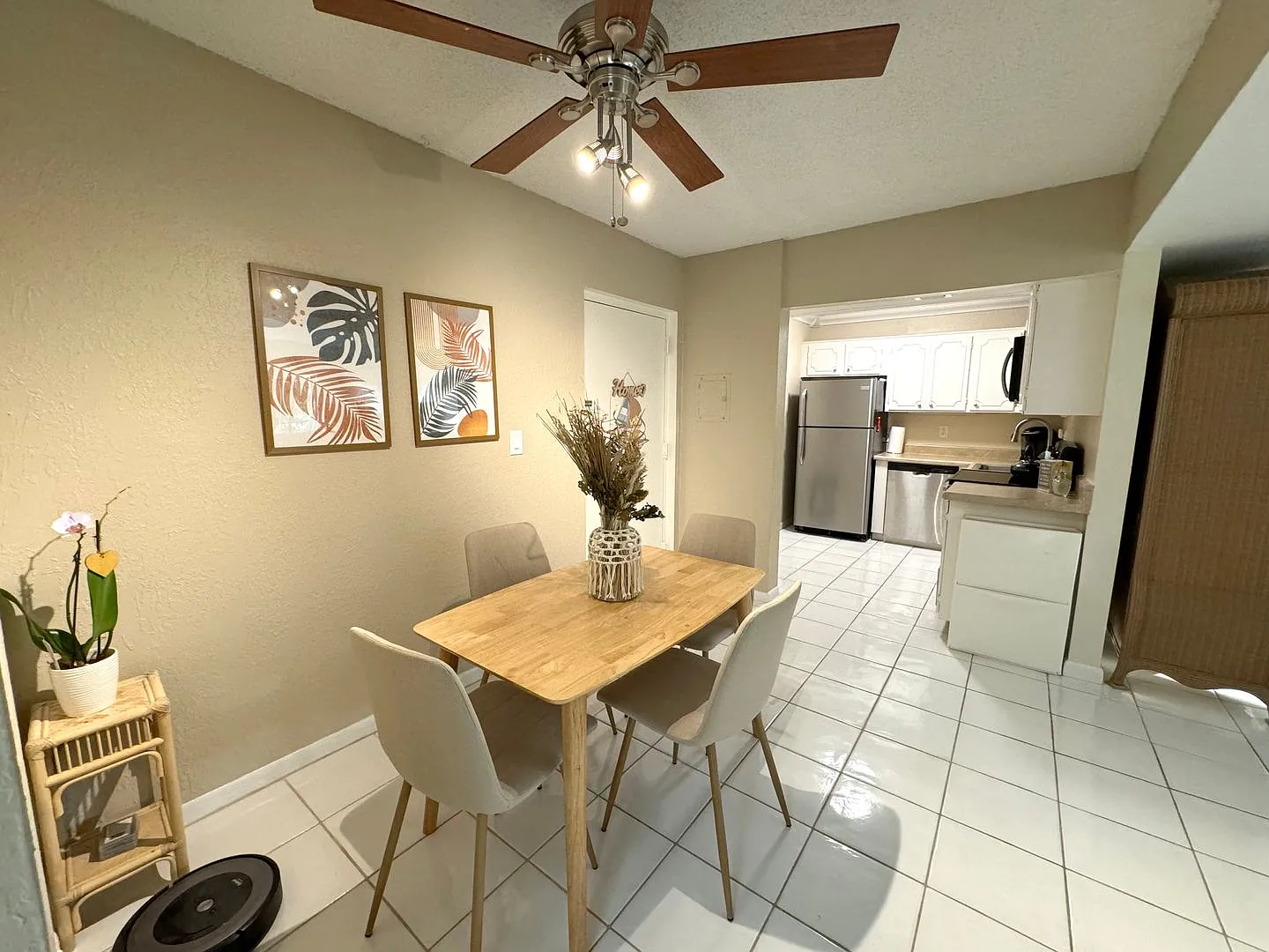 5-Min Walk to FAU Private Room in Furnished 2/2 Condo w/ Pool & Canal Views $1550 — Photo 2