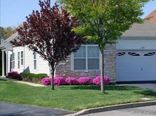 471 Leisure Dr, Ridge, NY 11961