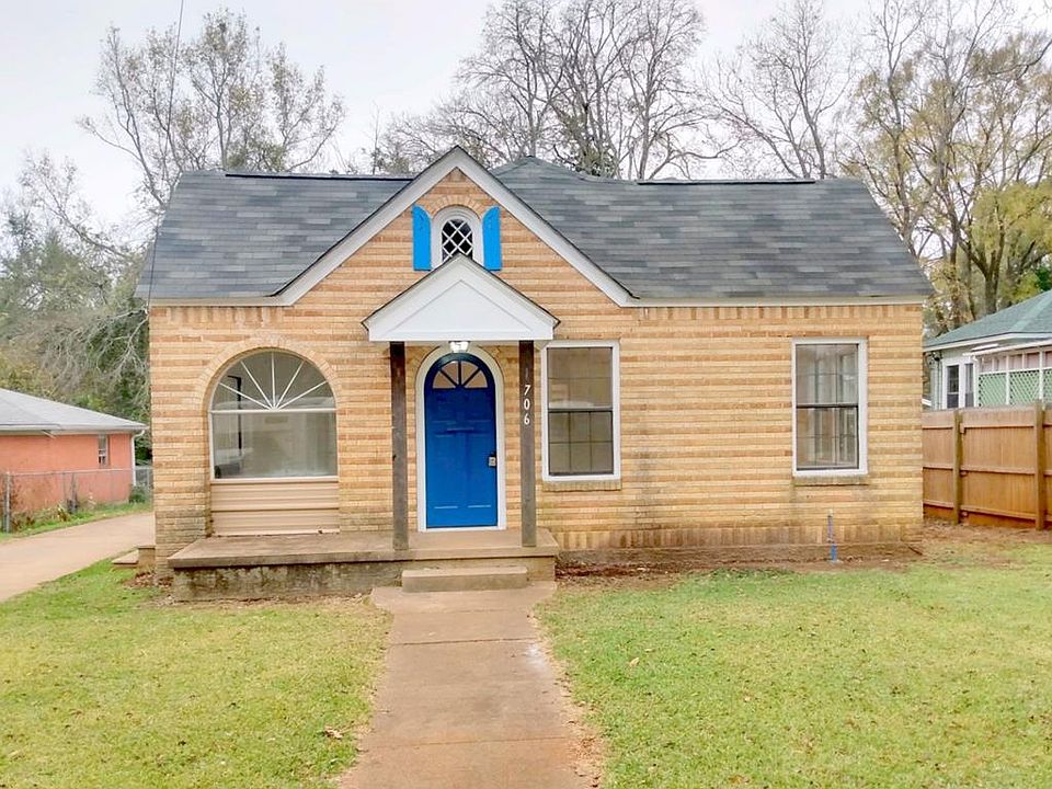 1st image of 706 E Neches St