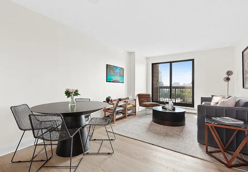 1990 Lexington Ave #14C