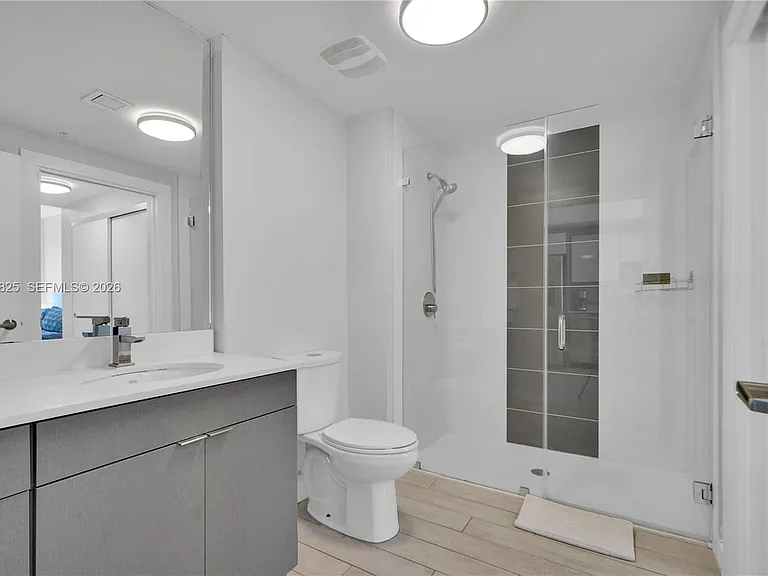 321 NE 26th St #816 — Photo 12