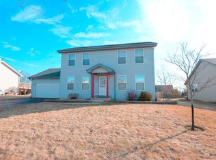 902 Arrowhead Dr, Elwood, IL 60421