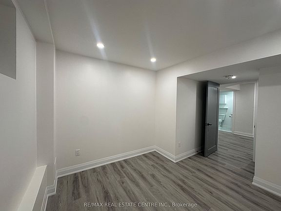 5th image of 23 Oblate Cres #Basement