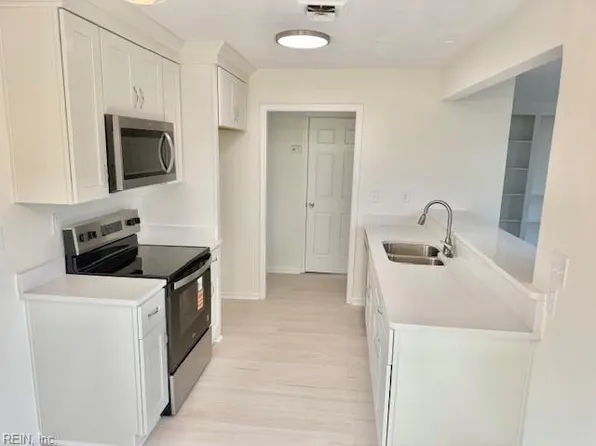 2460 Rock Lake Loop, Virginia Beach, VA 23456