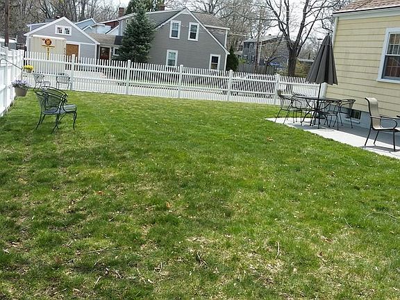 5th image of 17 Oak St