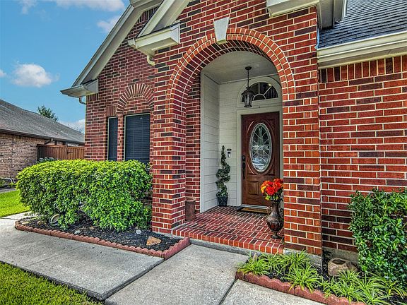 3rd image of 9206 Caddo Ct