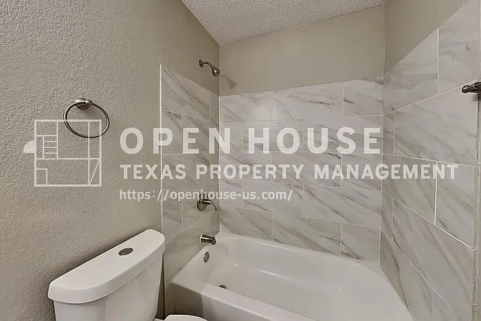 704 Flamingo Dr — Photo 17