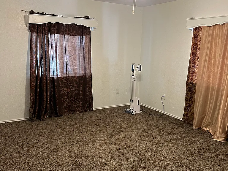 585 Valle Vista Dr #9152017595 — Photo 6