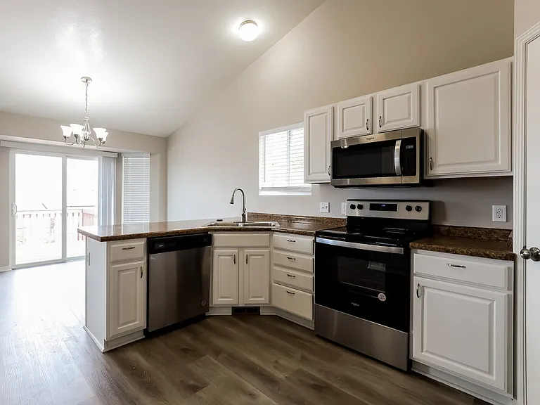 6824 N Yakima Way — Photo 8
