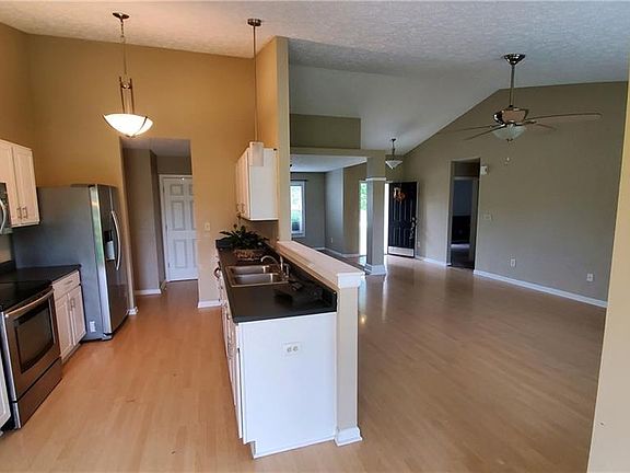 5th image of 928 Halyard Dr
