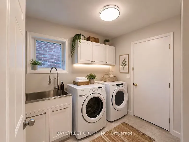 1054 Chateau Ct — Photo 6