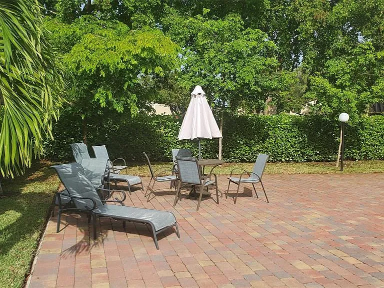 721 SE 1st Way #C13 — Photo 24